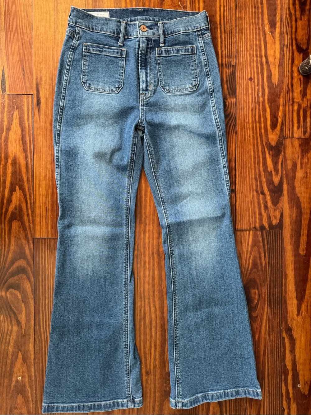 Women’s GAP 70’s Flare High Rise Jeans Size 4 Short 29” Inseam